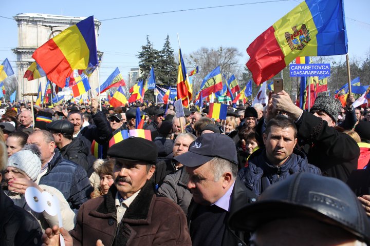 Manifestaţie de amploare în PMAN pentru unirea Republicii Moldova cu România (FOTO)