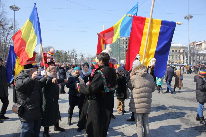 Miting unionist la Chişinău. Mii de oameni au participat la Adunarea Centenară