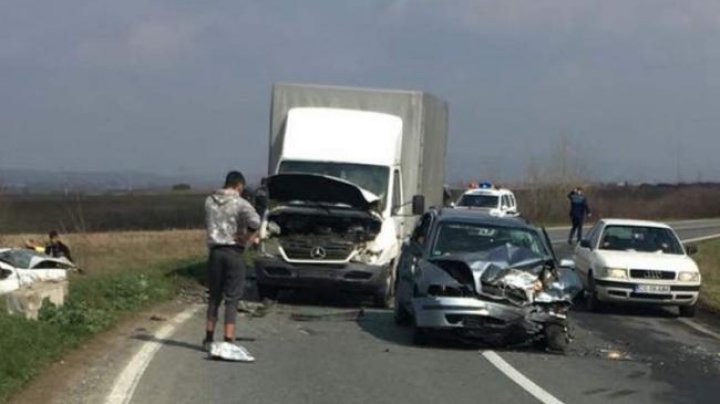 ACCIDENT MORTAL ÎN ROMÂNIA! Un şofer a provocat o tragedie, după ce a suferit o criză de diabet la volan