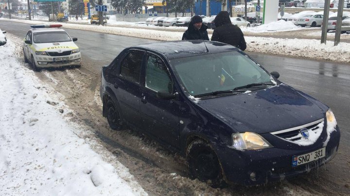 IARNĂ în toată legea în Moldova! 140 de inspectori de patrulare, pe drumurile naţionale pentru a ajuta şoferii aflaţi în dificultate (FOTO)