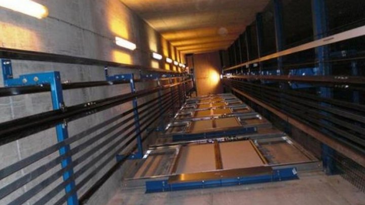 Cum să supravieţuieşti într-un lift aflat în cădere liberă (VIDEO)