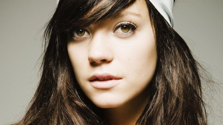 Lily Allen anunţă cel de-al patrulea album şi lansează două single-uri