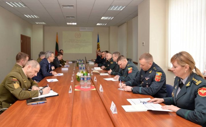 Securitatea regională, discutată de ministrul Apărării Eugen Sturza şi şeful Statului major al Apărăii din Lituania