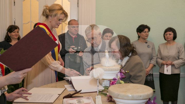 JUMĂTATE DE SECOL DE IUBIRE. Cum au sărbătorit NUNTA DE AUR peste 21 de cupluri din Capitală (FOTOREPORT)