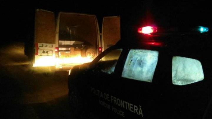 Doi moldoveni au rămas fără afaceri. Ce au descoperit poliţiştii de frontieră