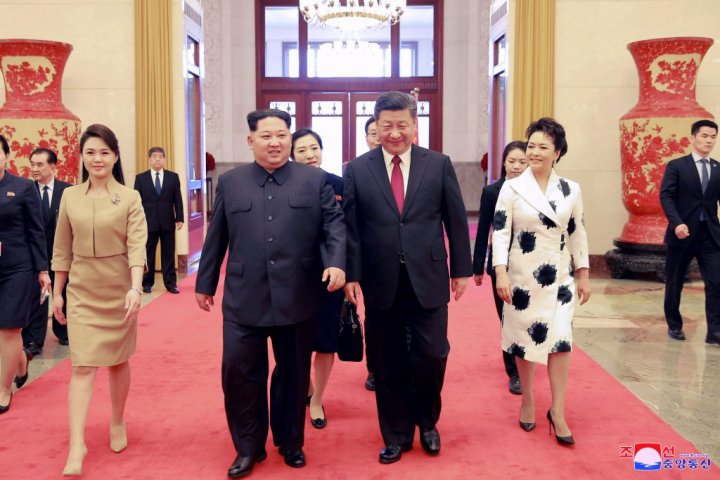 Imaginile care au uimit o lume întreagă! Cum s-a îmbrăcat soția lui Kim Jong-un în China (FOTO)