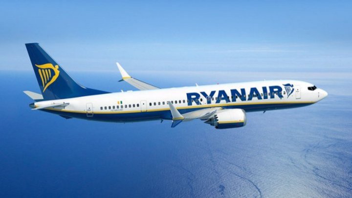 Compania aeriană Ryanair amenință să oprească toate zborurile din Marea Britanie