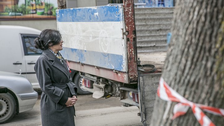 "Facem curat lună". Gheretele abandonate şi fără autorizaţie din sectorul Telecentru, EVACUATE (VIDEO)