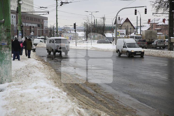 Cum arată Chișinăul după ninsoarea de primăvară (FOTOREPORT)