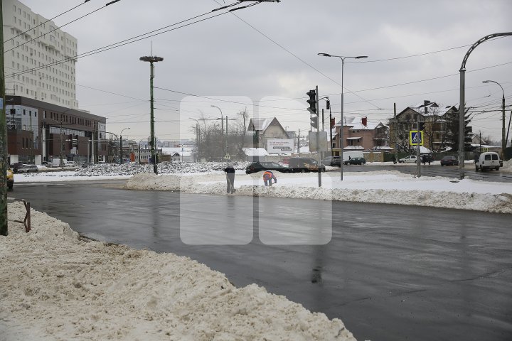 Cum arată Chișinăul după ninsoarea de primăvară (FOTOREPORT)