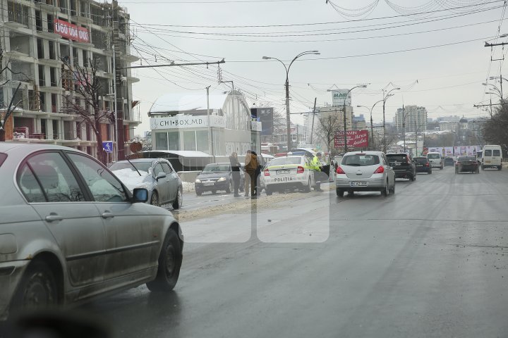 Cum arată Chișinăul după ninsoarea de primăvară (FOTOREPORT)