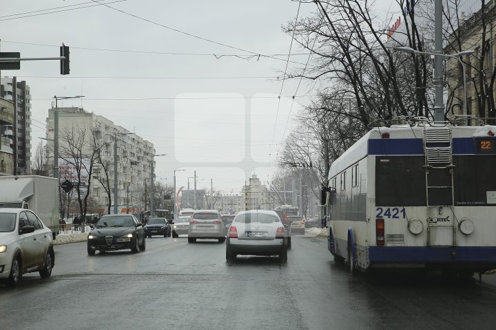 Cum arată Chișinăul după ninsoarea de primăvară (FOTOREPORT)