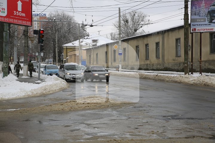 Cum arată Chișinăul după ninsoarea de primăvară (FOTOREPORT)