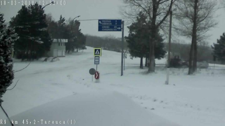 NINGE ÎN TOATĂ MOLDOVA! Cum se circulă la această oră pe drumurile din țară (FOTO) 