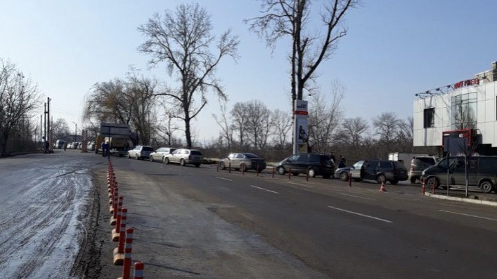 Situaţia la frontieră din ultimă oră. Trafic intensiv în punctele de trecere Sculeni și Leușeni