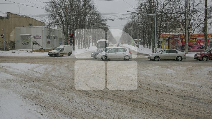 Chişinăul, îmbrăcat în alb! Cum arată iarna în luna martie (FOTOREPORT) 