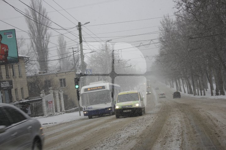 Iarna din Martie a pus stăpânire pe țară. Autoritățile intervin în forță pentru a face față urgiei