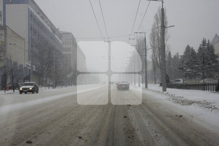 Iarna din Martie a pus stăpânire pe țară. Autoritățile intervin în forță pentru a face față urgiei