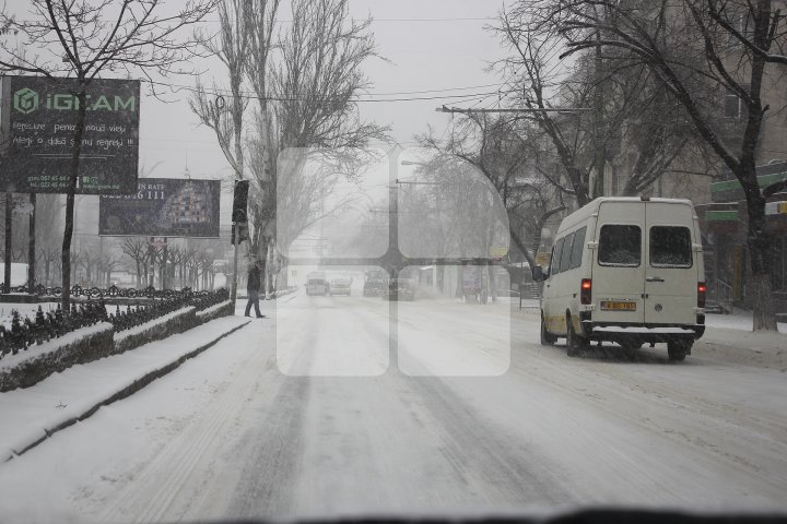 Iarna din Martie a pus stăpânire pe țară. Autoritățile intervin în forță pentru a face față urgiei