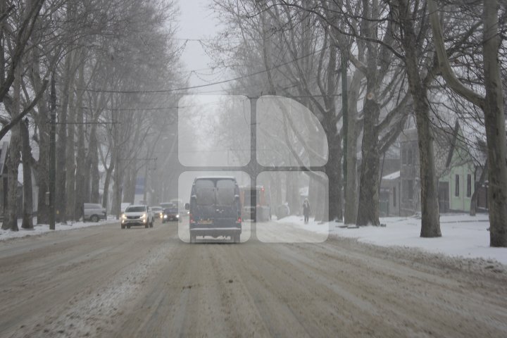 Iarna din Martie a pus stăpânire pe țară. Autoritățile intervin în forță pentru a face față urgiei