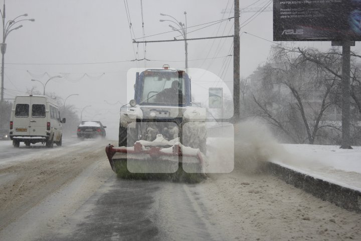 Iarna din Martie a pus stăpânire pe țară. Autoritățile intervin în forță pentru a face față urgiei