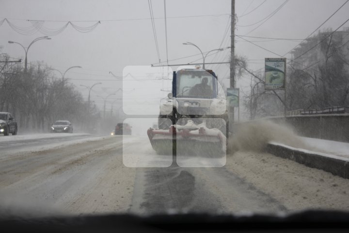 Iarna din Martie a pus stăpânire pe țară. Autoritățile intervin în forță pentru a face față urgiei