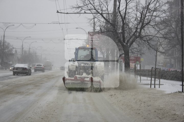 Iarna din Martie a pus stăpânire pe țară. Autoritățile intervin în forță pentru a face față urgiei