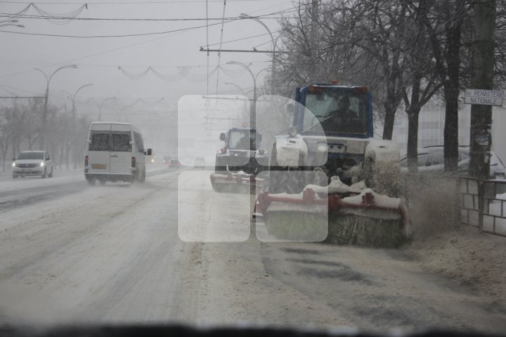 Iarna din Martie a pus stăpânire pe țară. Autoritățile intervin în forță pentru a face față urgiei