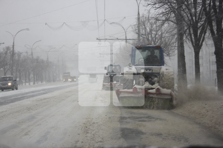 Iarna din Martie a pus stăpânire pe țară. Autoritățile intervin în forță pentru a face față urgiei