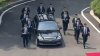 Imagini fabuloase. 12 bodyguarzi au alergat lângă limuzina lui Kim Jong-un, după ce liderul nord coreean a părăsit prima etapă a istoricului summit (VIDEO)