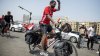 Din Cairo la Moscova cu bicicleta! Un fan al Egiptului a plecat spre Rusia pentru a-şi susţine echipa la Cupa Mondială
