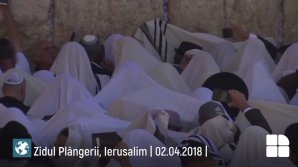 PUBLIKA WORLD: Pentru a primi binecuvântare în săptămâna Paştelui, mii de evrei s-au închinat la Zidul Plângerii (VIDEO)