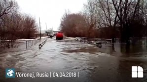 PUBLIKA WORLD: Inundaţii fără precedent în Rusia. Peste 1000 de case din regiunea Voronej, sub ape