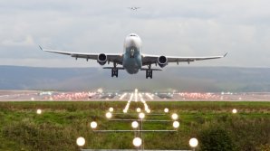 MĂSURI SPORITE DE PAZĂ pe Aeroportul Sibiu. Un bărbat şi un copil au vrut să fure un avion 
