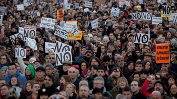 Proteste de AMPLOARE în Madrid, Spania. Zeci de mii de oameni în stradă: Cerem dreptate