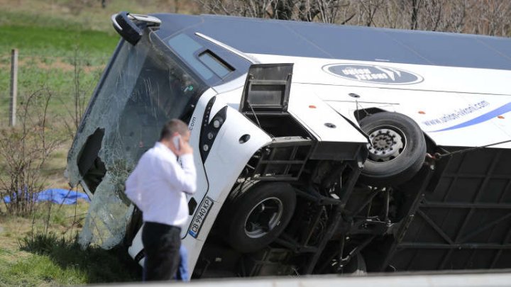 Bulgaria: 10 morţi şi cel puţin 20 de răniţi într-un accident de autocar în apropiere de Sofia