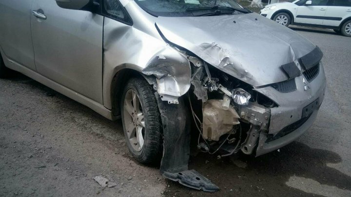 ACCIDENT ÎN BĂLȚI provocat de mașina lui Andrei Năstase. Un taxi a fost distrus (FOTO)