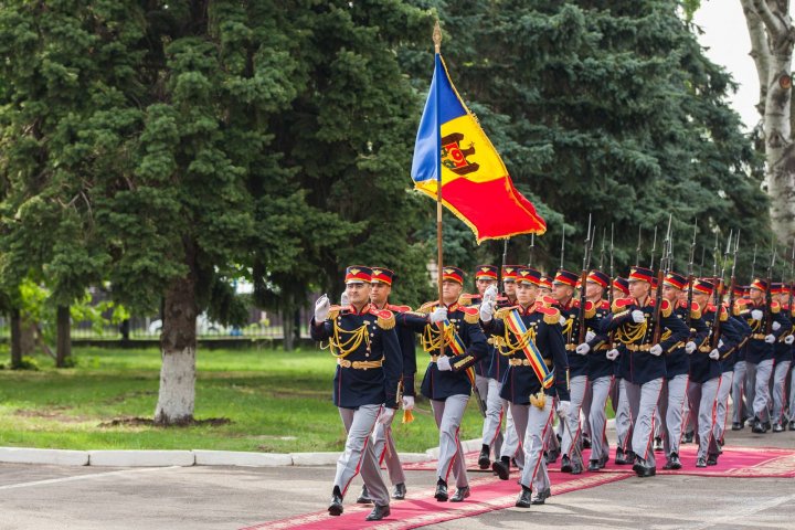 Pavel Filip: Indiferent de orientarea politică, în faţa drapelului suntem cu toţii egali