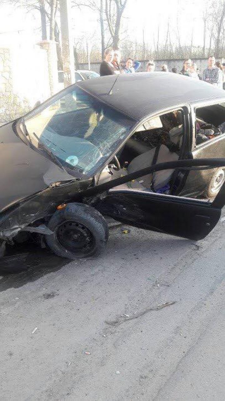 Accident GRAV la Ungheni. Un copil de 5 ani și o fată de 18 ani, băgați în spital de patru tineri aflați în stare de ebrietate (FOTO)