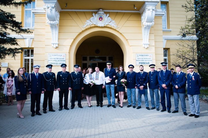 Doi poliţişti de frontieră au reuşit să doboare graniţa de pe Prut: Vrei să fii soţia mea