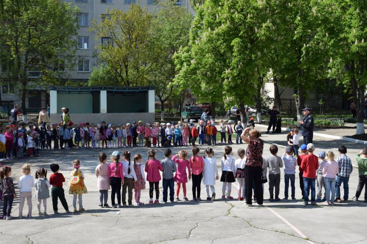 Lecție inedită de educație rutieră la o grădiniță din Capitală. Ce au învățat micuții