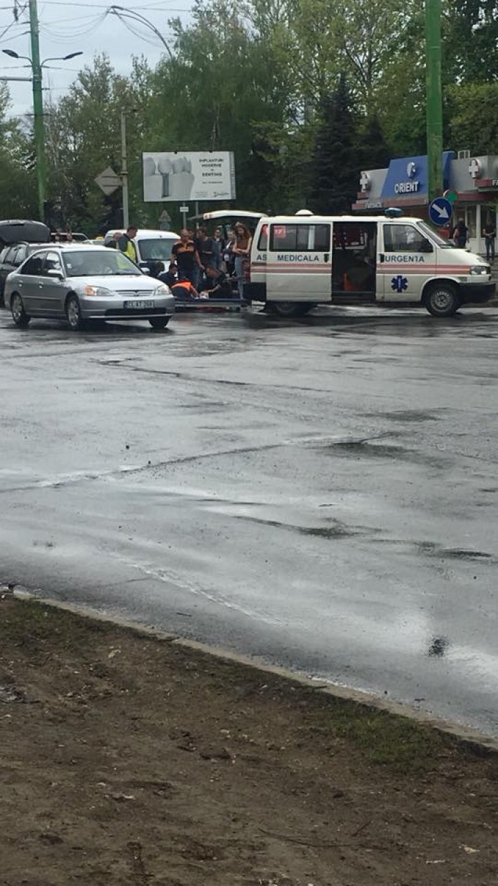 O femeie din Capitală, în stare gravă la spital după ce a fost accidentată pe trecerea de pietoni (FOTO)