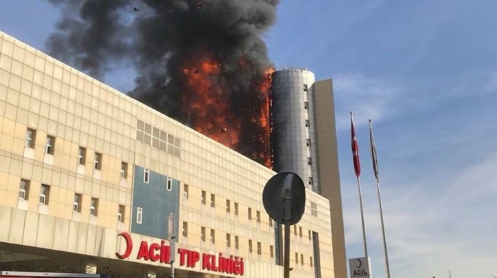 Spital în flăcări în Istanbul. Toți pacienții au fost evacuați de urgenţă (VIDEO)