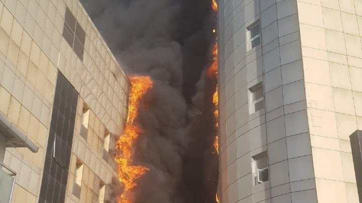 Spital în flăcări în Istanbul. Toți pacienții au fost evacuați de urgenţă (VIDEO)