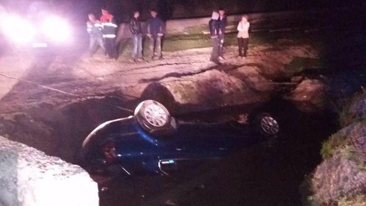 ACCIDENT ÎNFIORĂTOR CU VICTIME la Teleneşti. Cinci tineri au ajuns cu mașina într-un şanţ plin cu apă (FOTO DE GROAZĂ)