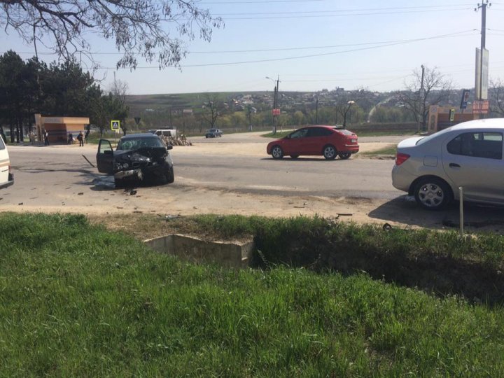 Accident rutier la Ciorescu. Patru persoane au ajuns la spital