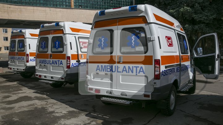 10 ambulanţe noi sunt repartizate în mai multe centre de urgenţă din ţară