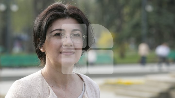 Silvia Radu: Covor din flori autentic moldovenesc, amenajat în Scuarul Catedralei. Ar fi frumos să avem o tradiţie (FOTO)