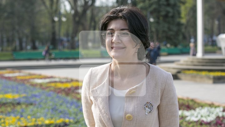 Silvia Radu: Covor din flori autentic moldovenesc, amenajat în Scuarul Catedralei. Ar fi frumos să avem o tradiţie (FOTO)