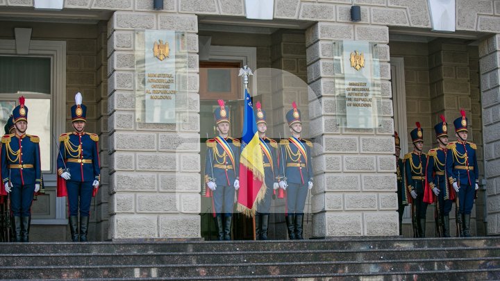 Ziua Drapelului Național al Republicii Moldova. Garda de Onoare a MAI a prezentat un program impresionant (FOTOREPORT)